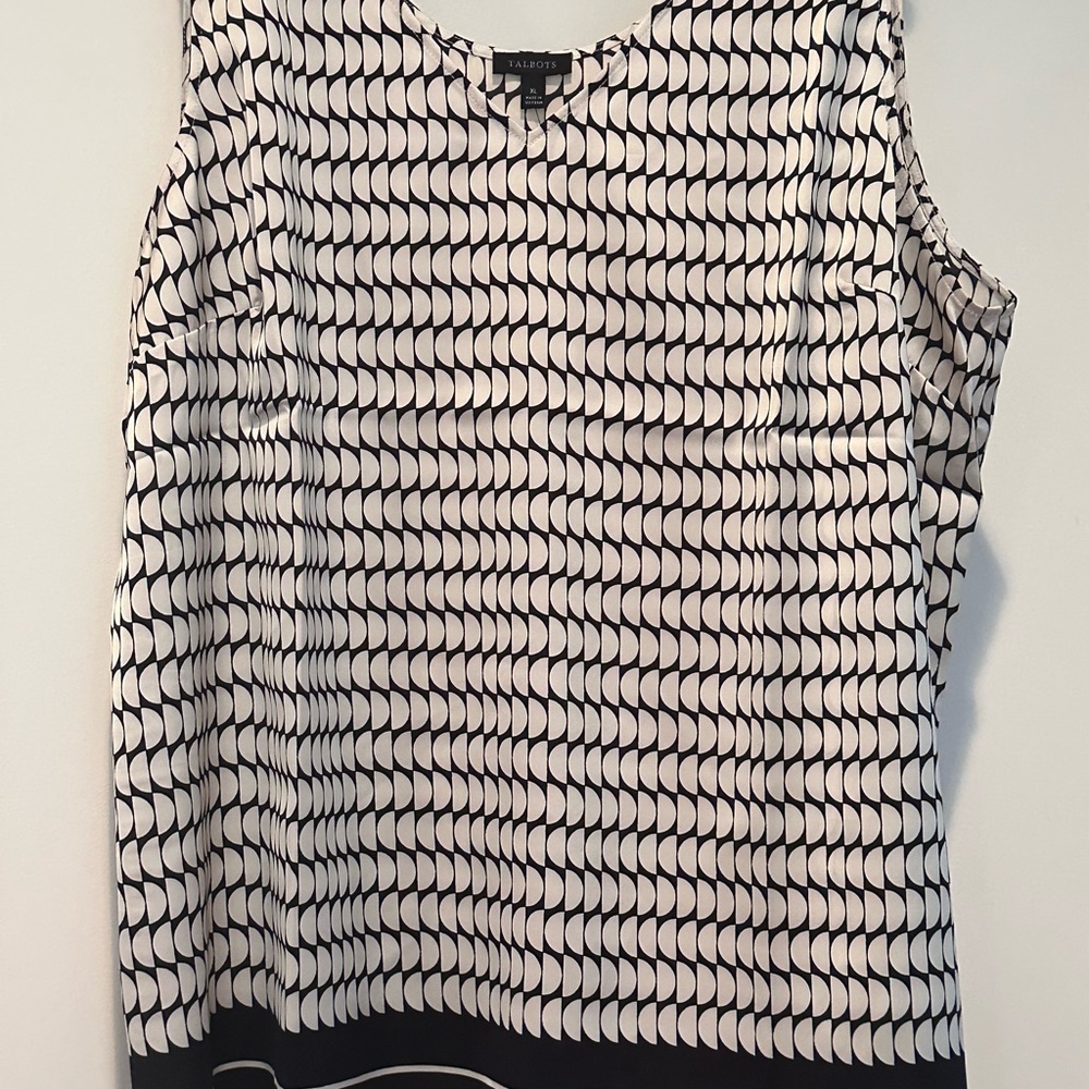 Black and White Sleeveless Top